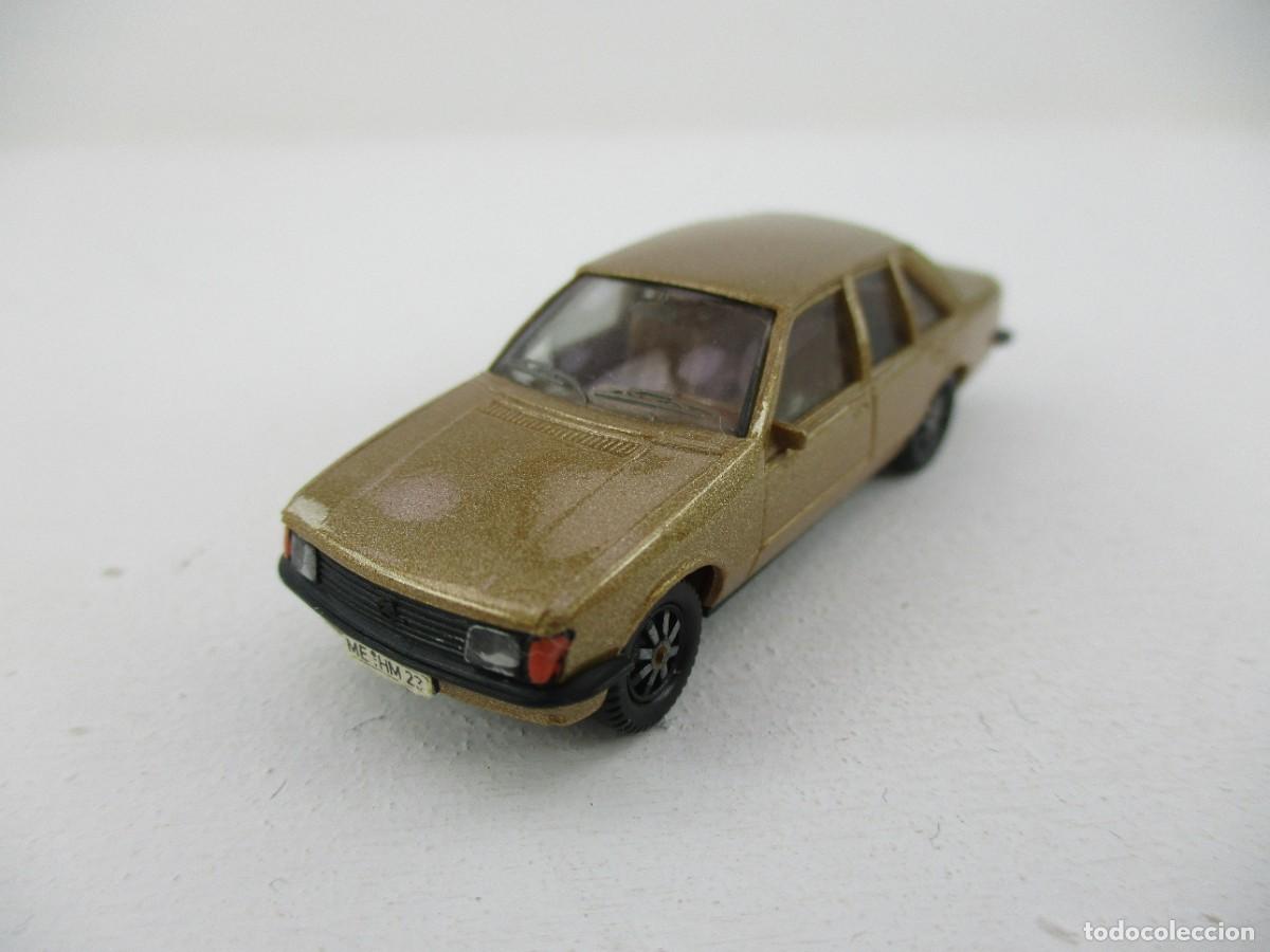 Coches a escala: COCHE ESCALA 1:87 REF B11 - Foto 1