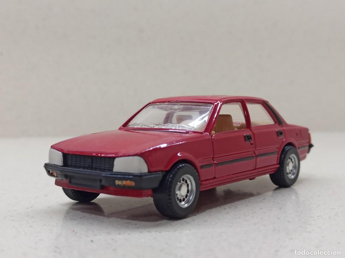 Voitures &agrave; l'&eacute;chelle: PEUGEOT 505 STI ROJO CORGI TOYS