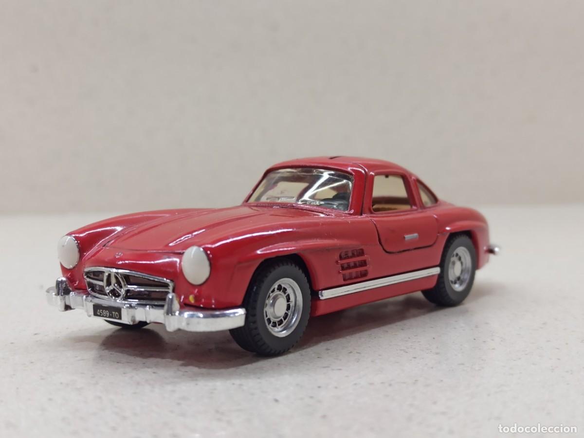 Voitures &agrave; l'&eacute;chelle: MERCEDES BENZ 300 SL CORGI TOYS