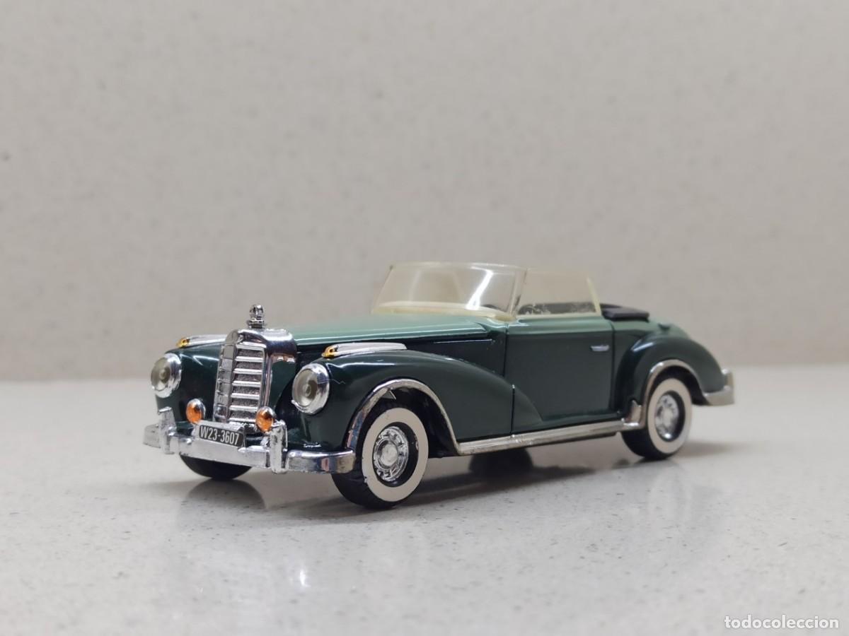 Voitures &agrave; l'&eacute;chelle: MERCEDES BENZ 300 S DESCAPOTABLE CORGI TOYS