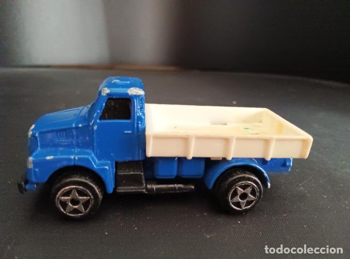 Coches a escala: CAMION VOLVO - GUISVAL, DIECAST METAL, COCHE ANTIGUO- 8x4x3,5cm. MADE IN SPAIN