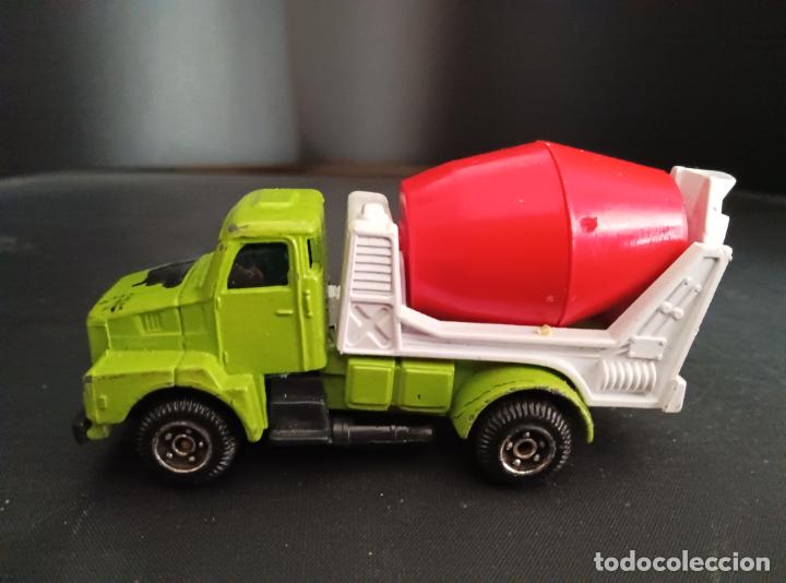 Coches a escala: CAMION VOLVO CON HORMIGONERA, GUISVAL DIECAST METAL, VEHICULO ANTIGUO- 8x4,5x4cm. MADE IN SPAIN