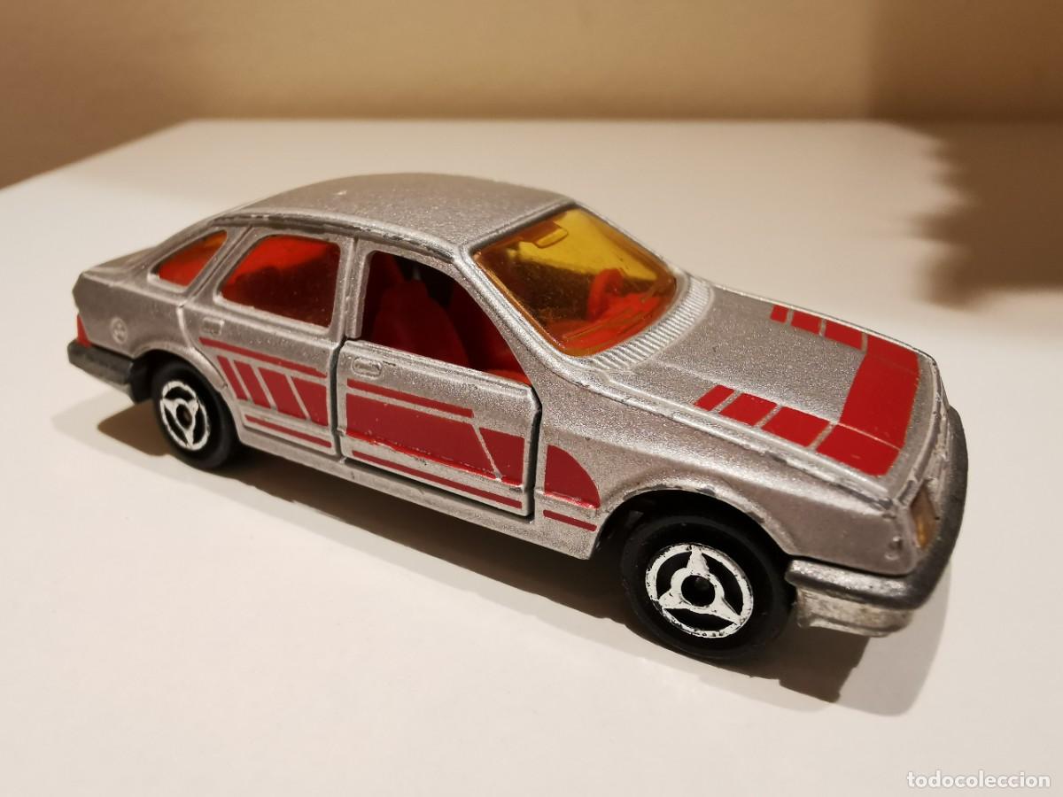 Coches a escala: Majorette Ford Sierra 1/64
