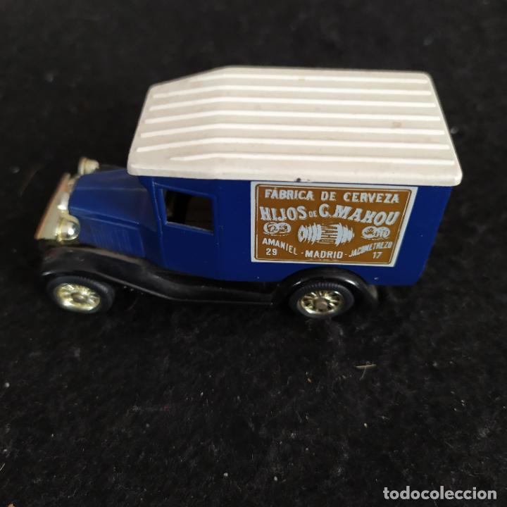 Coches a escala: FABRICA DE CERVEZA HIJOS DE G MAHOU. 8 CM DE LARGO. GOLDEN. MADE IN CHINA