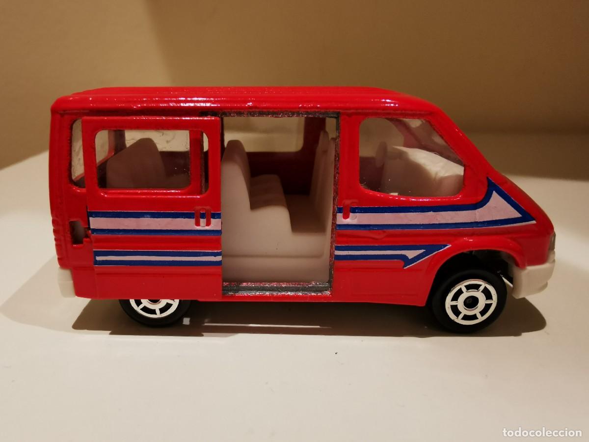 Coches a escala: Majorette Ford Transit 1/64 - Foto 4