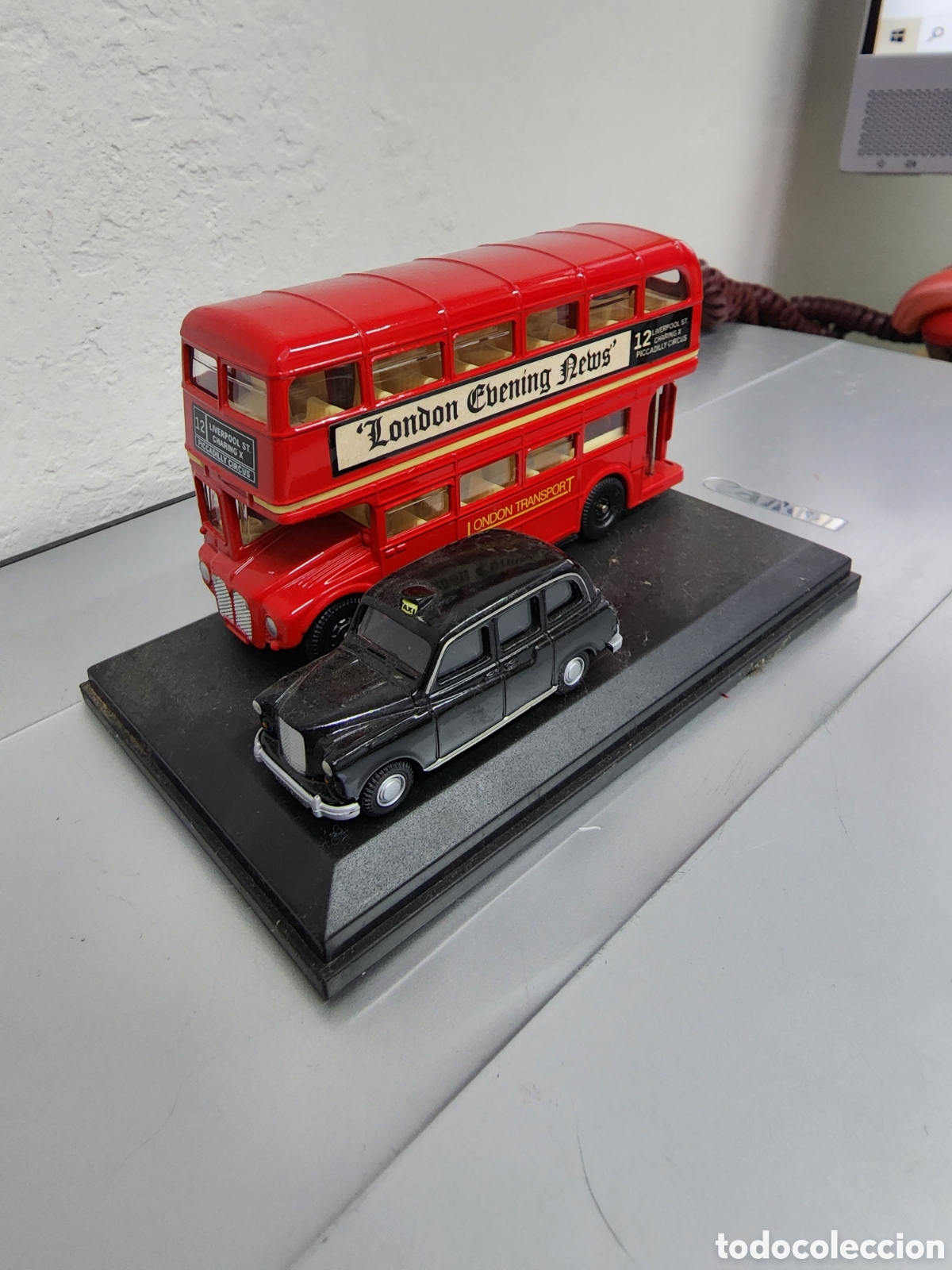 Coches a escala: BUS Y TAXI INGLES: A ESCALA- OXFORD DIECAST VINTAGE MODEL EN PEANA- NUEVOS!! VEA AVISO