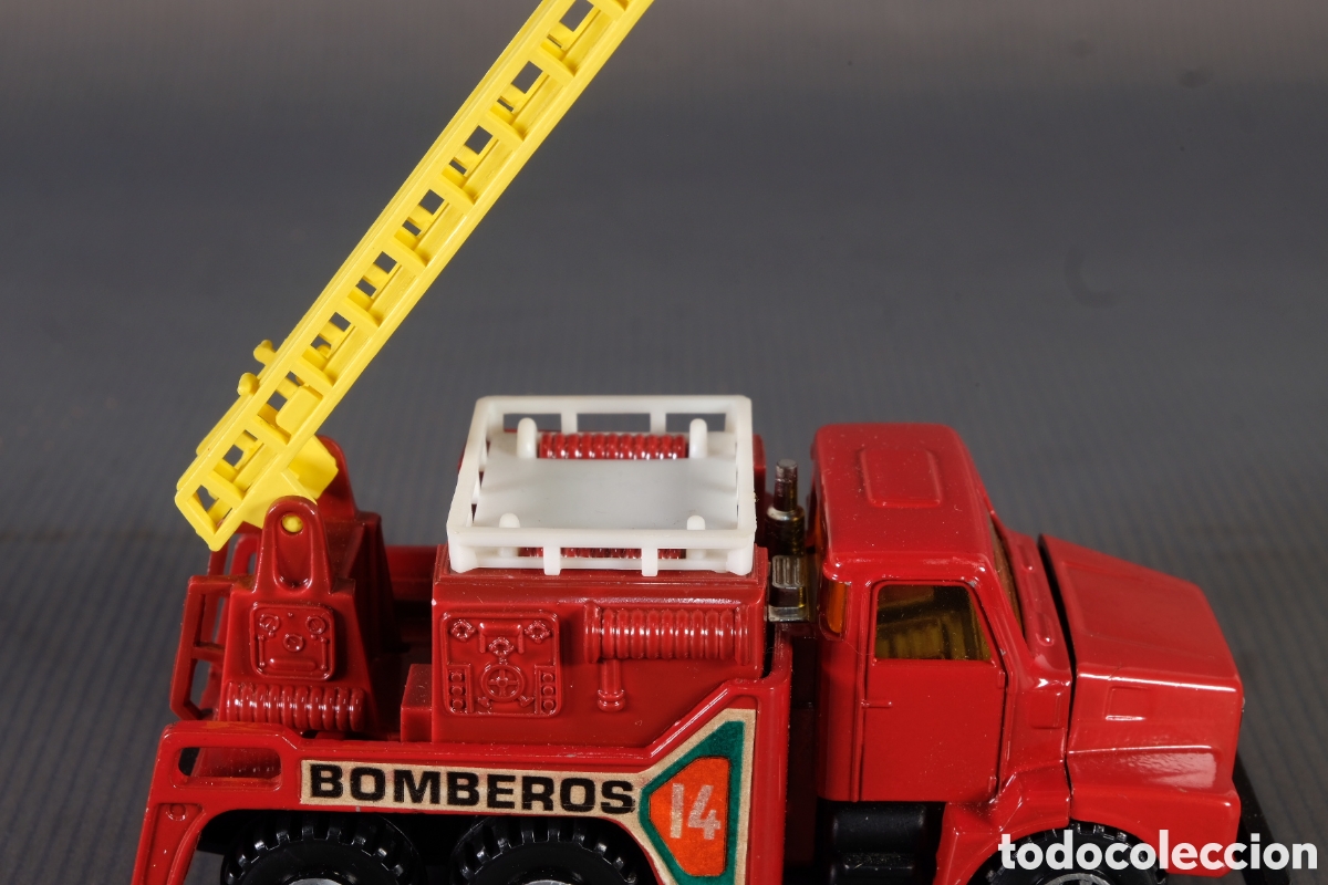Coches a escala: Cami&oacute;n Volvo de Bomberos Guisval - Foto 6