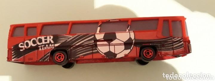 Coches a escala: Bus soccer de majorette escala 1/87 n&deg;373
