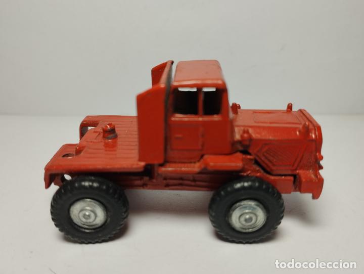 Coches a escala: CAMION TRACTORA HATRA CON EL ACCESORIO PARA EL REMOLQUE GUISVAL CAMPEON 1,64 1&ordf; SERIE FASE 1