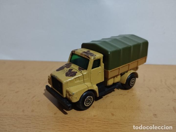 Coches a escala: CAMION VOLVO NL EJERCITO CAMUFLAJE DE GUISVAL CAMPEON MILITAR 1,64 MUY BUENO