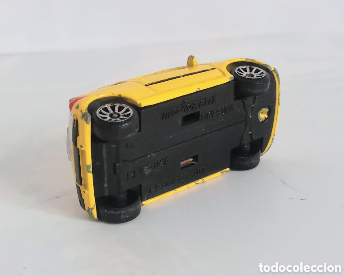 Coches a escala: PEUGEOT 107 / MAJORETTE / 1:55 - Foto 8