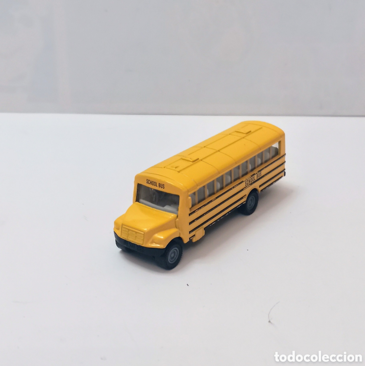 Coches a escala: SCHOOL BUS - SIKU -1/80 @prox - Foto 2