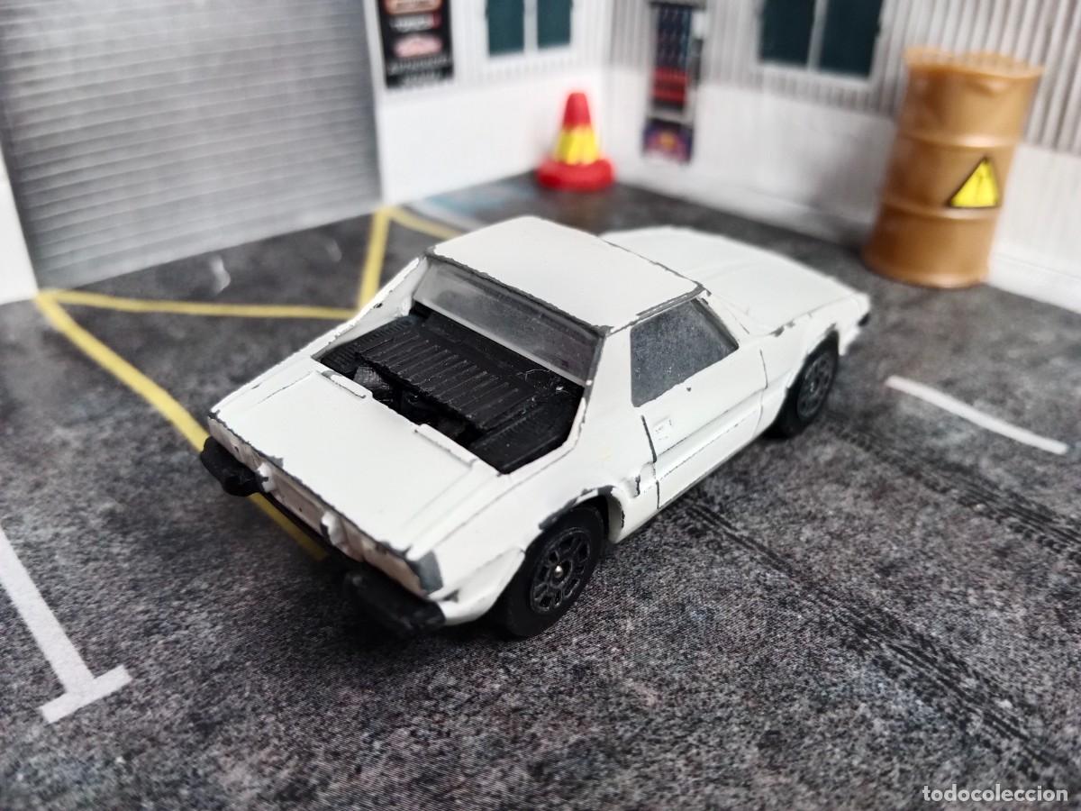 Coches a escala: Fiat XI/9 Corgi 1/64 - Foto 2