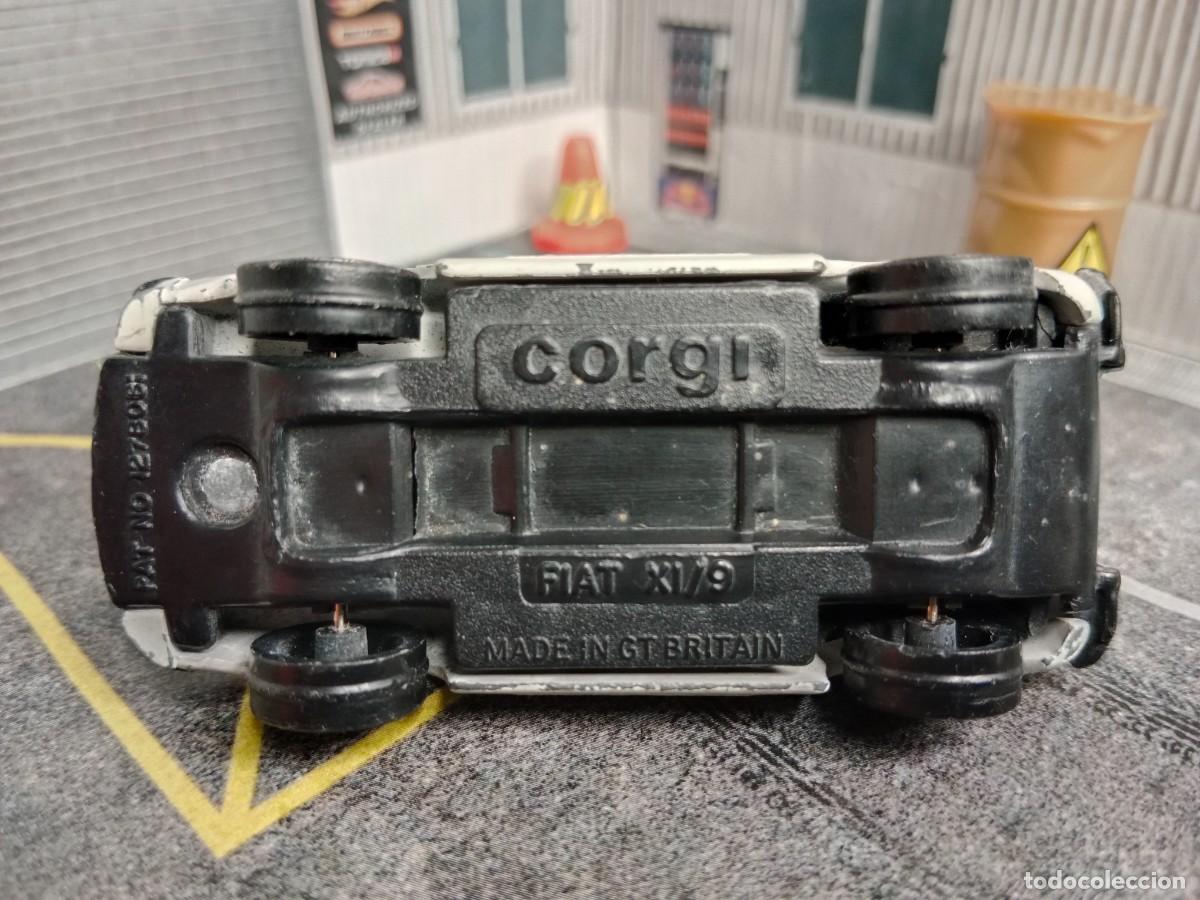 Coches a escala: Fiat XI/9 Corgi 1/64 - Foto 3