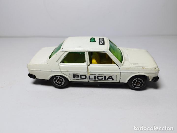 Coches a escala: SEAT 131 POLICIA DE GUISVAL CAMPEON 1,64
