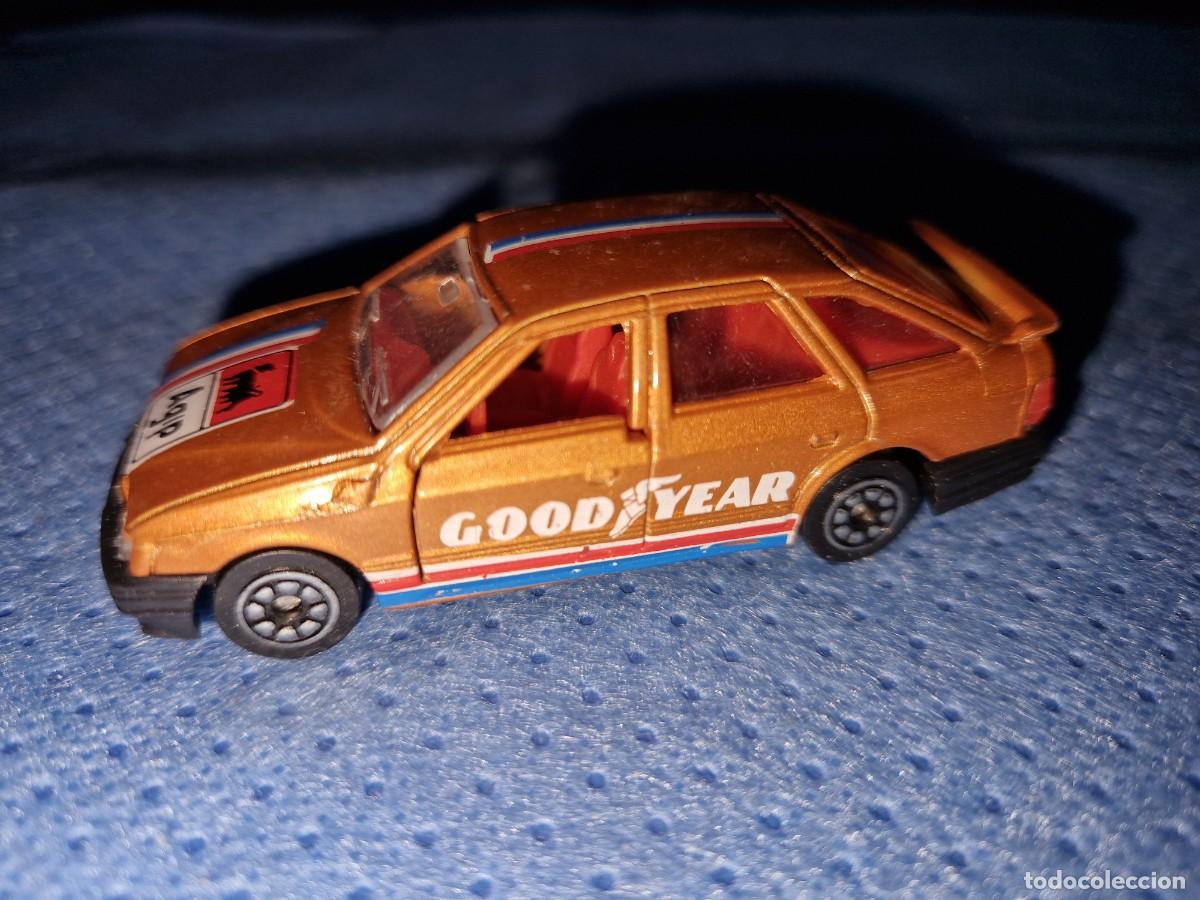 Coches a escala: COCHE FORD DE GUISVAL