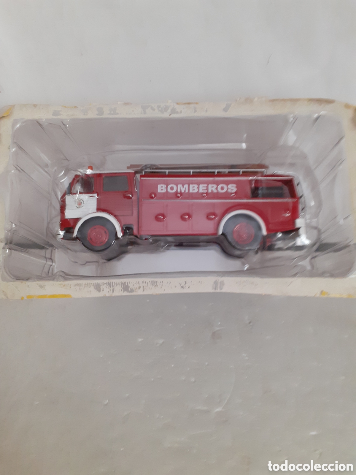 Coches a escala: CAMION BOMBEROS PEGASO EN BLISTER NUEVO - Foto 2