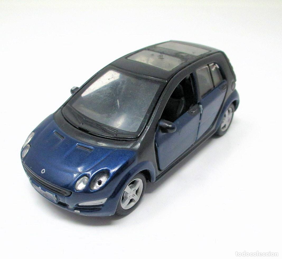 Coches a escala: Smart Forfour de Maisto - Escala 1/35