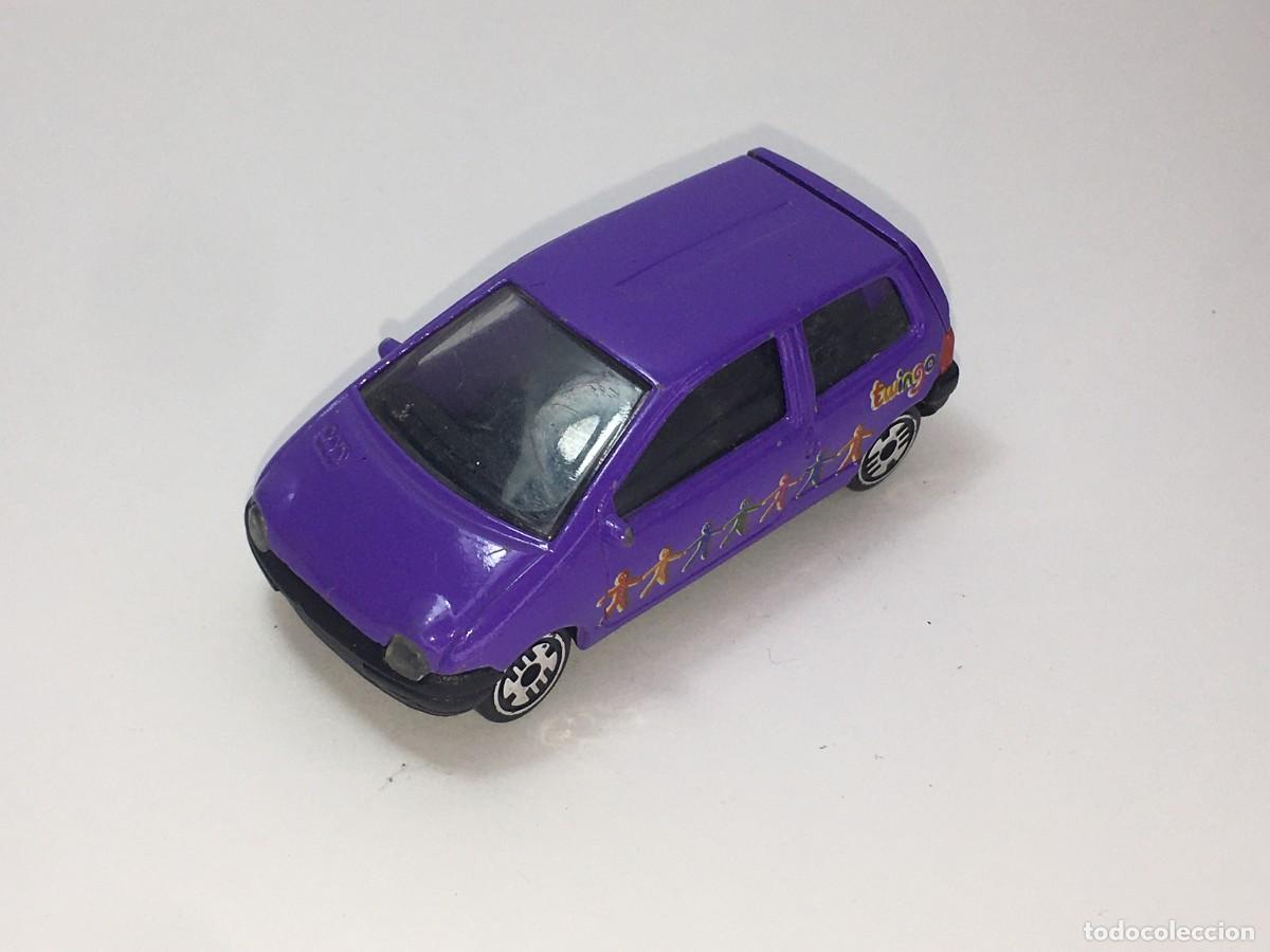 Coches a escala: RENAULT TWINGO LILA DE GUISVAL 1/64 - Foto 1