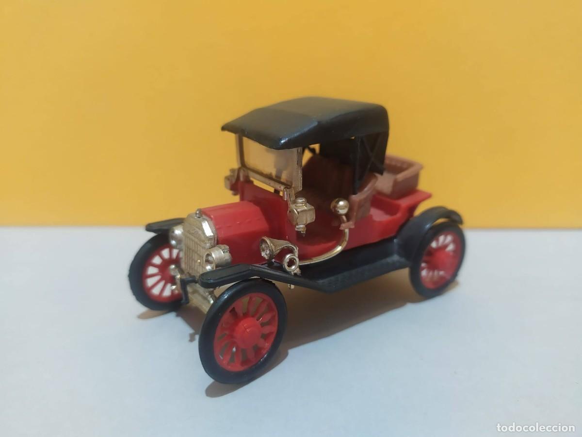 Coches a escala: antiguo coche de epoc de plastico modelo ford 1904 de guisval a&ntilde;os 60 spain