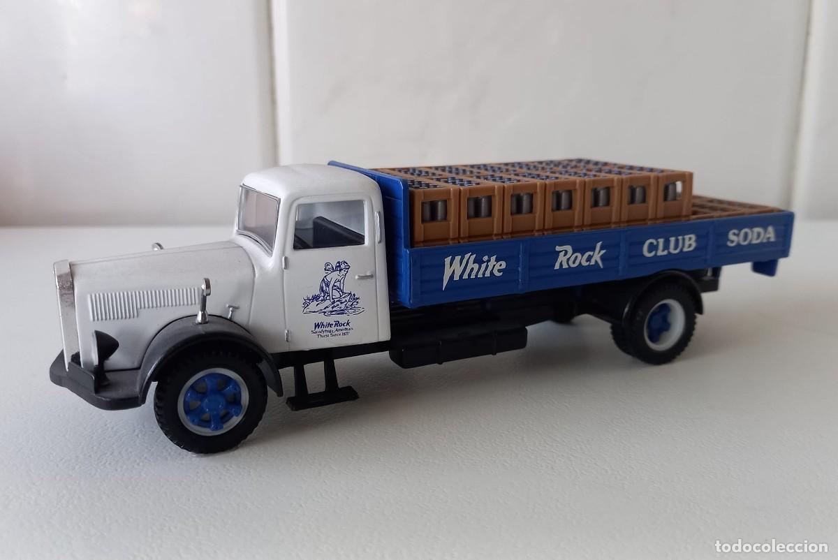 Voitures &agrave; l'&eacute;chelle: WHITE transporte de bebidas