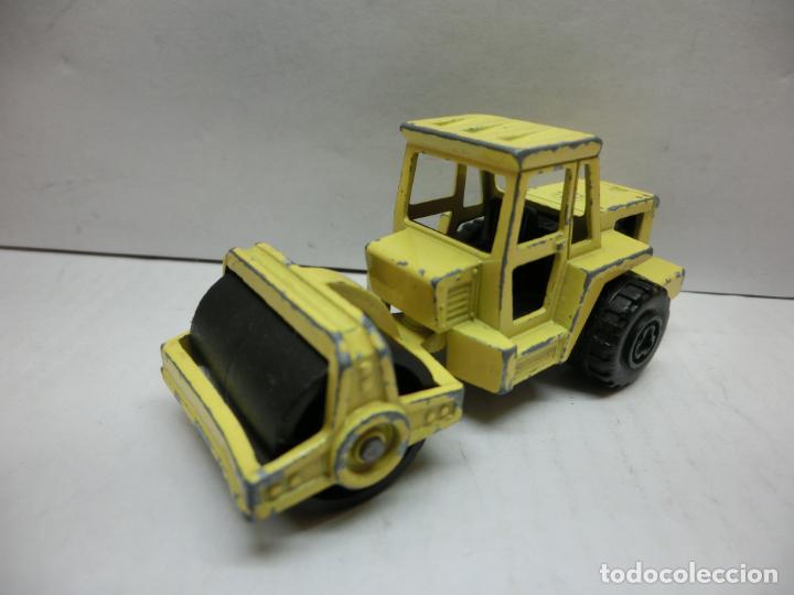Coches a escala: APISONADORA - MAJORETTE - 1/64 APROX - Foto 1