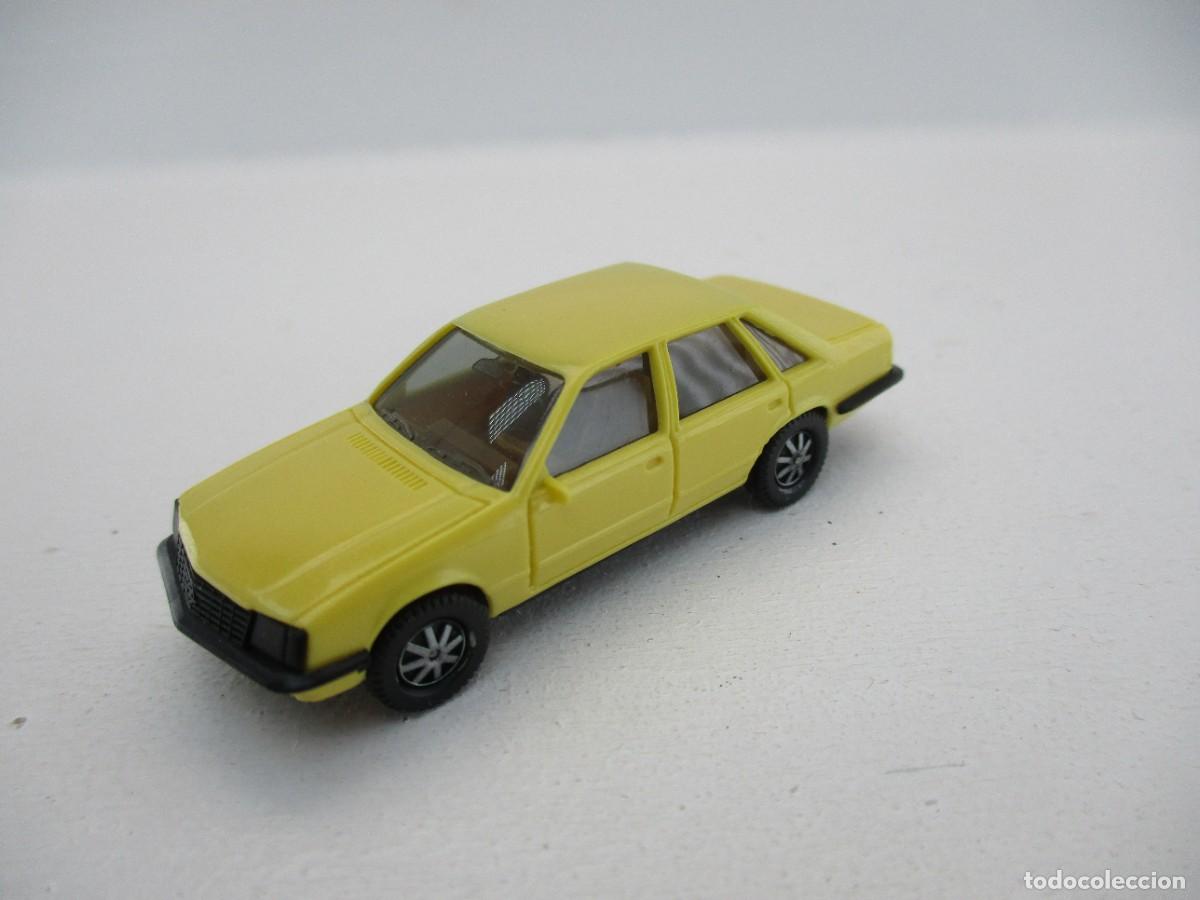 Coches a escala: COCHE ESCALA 1:87 REF B13 - Foto 1
