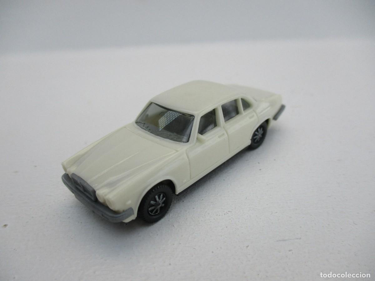 Coches a escala: COCHE ESCALA 1:87 REF B13 - Foto 1