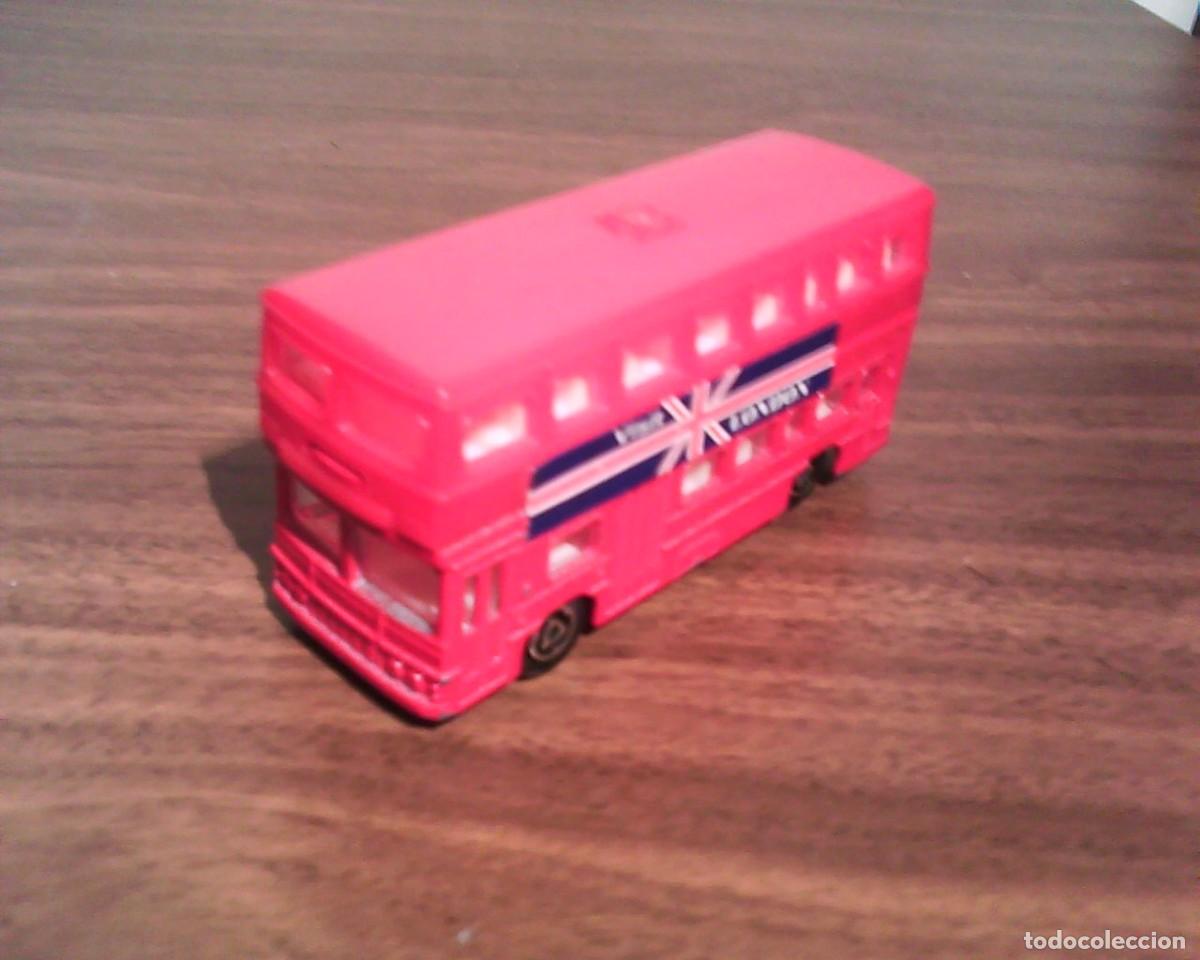 Coches a escala: BRITISH BUS y POMPIER MAJORETTE - Foto 2