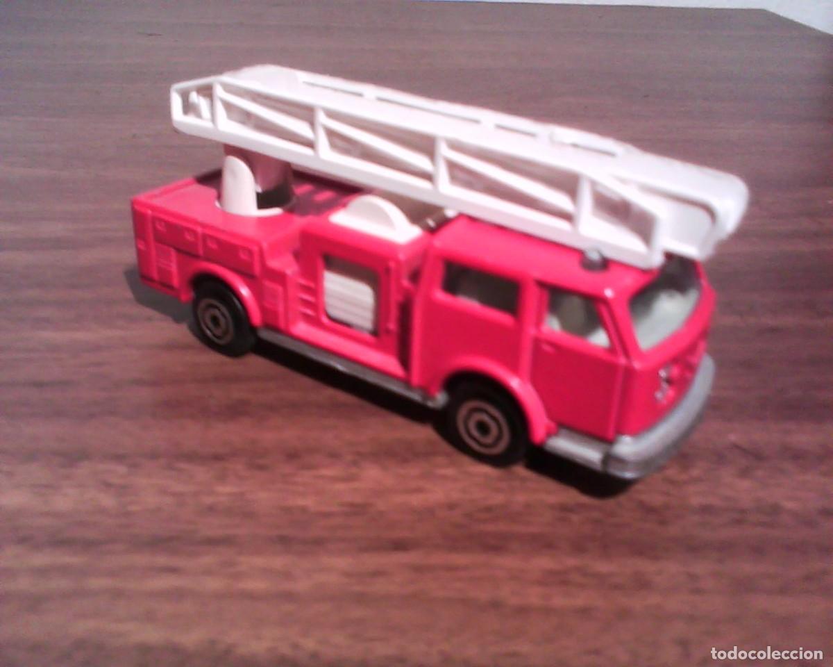 Coches a escala: BRITISH BUS y POMPIER MAJORETTE - Foto 4