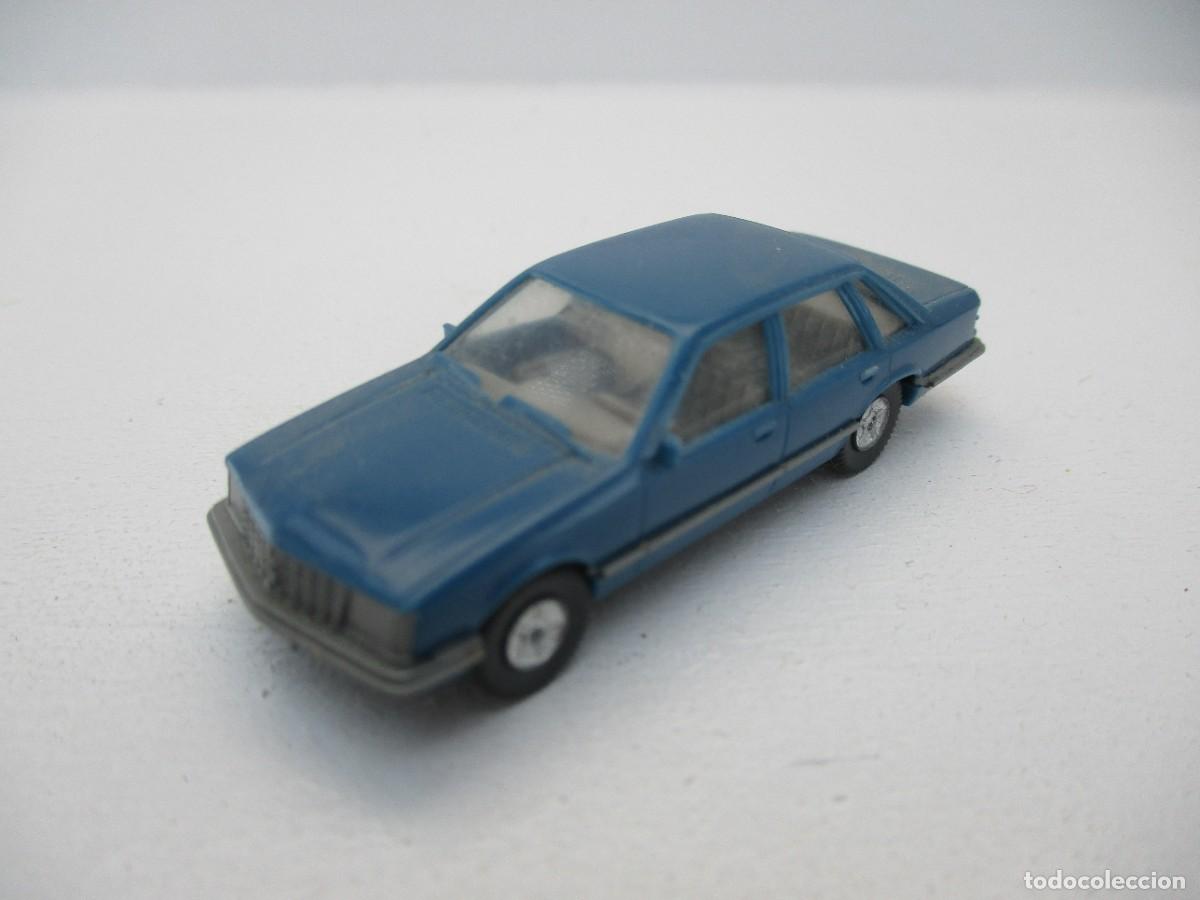 Coches a escala: COCHE ESCALA 1:87 REF B14 - Foto 1