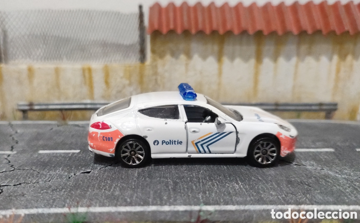 Coches a escala: Majorette - Porsche Panamera - Foto 3