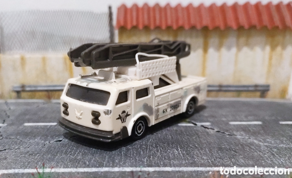 Majorette - Cami&oacute;n Militar