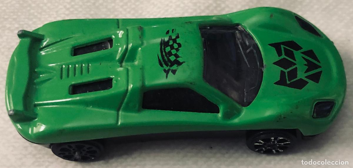 Coches a escala: Peque&ntilde;o coche deportivo infantil. 7 cm. Buen estado.