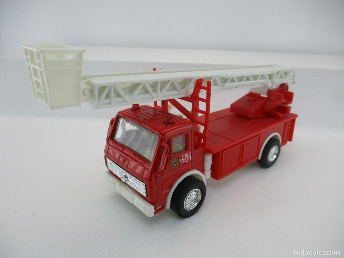 Coches a escala: COCHE ESCALA 1:50 REF C-9 - Foto 1