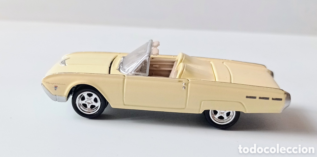 Coches a escala: FORD THUNDERBIRD SR / JOHNNY LIGHTNING/ 1:64 APROX/ - Foto 2