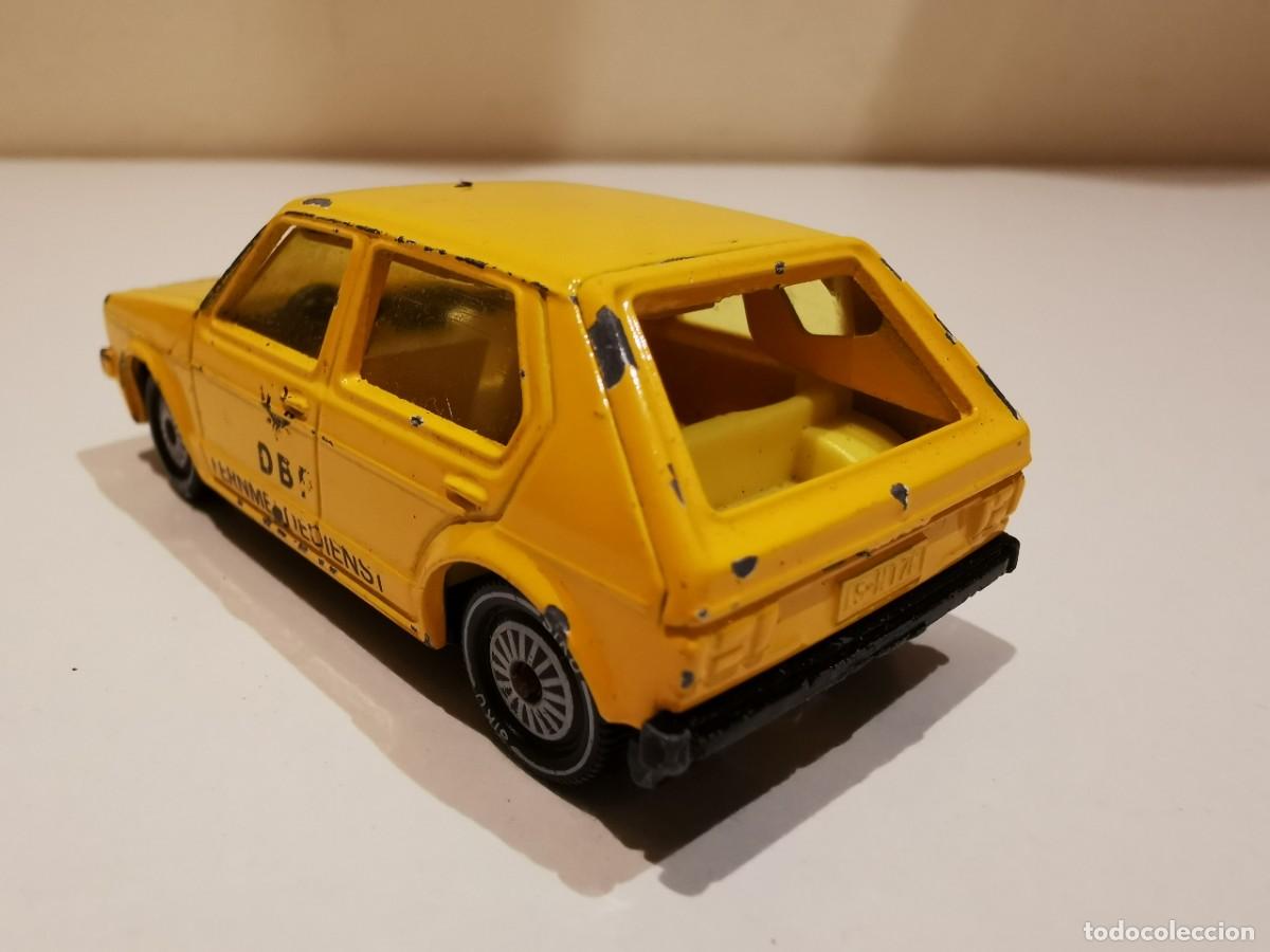 Coches a escala: VW Golf LS Siku 1/64 - Foto 4