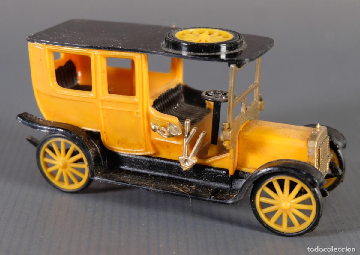 Modellautos: R&eacute;plica coche de &eacute;poca en pl&aacute;stico