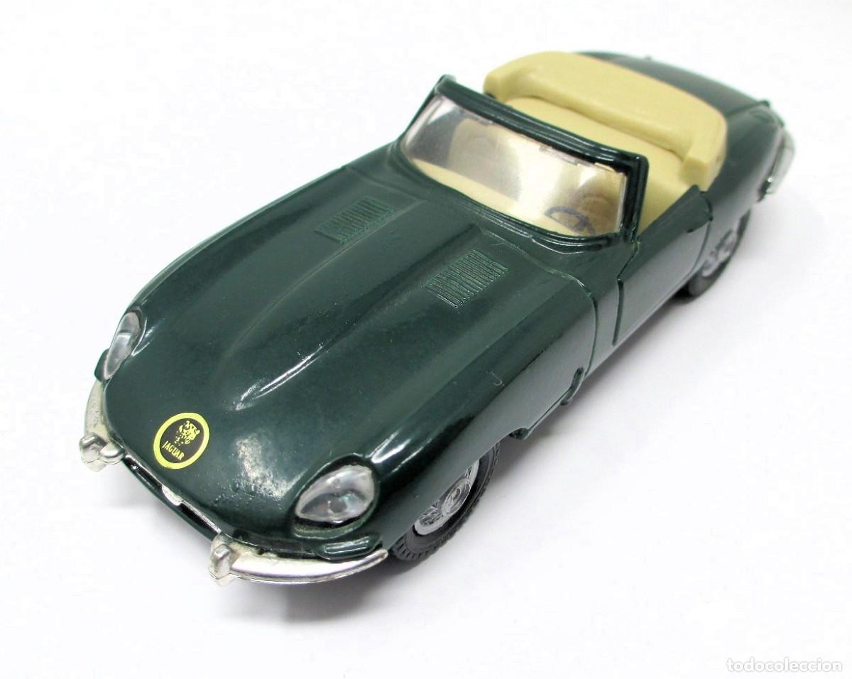 Coches a escala: Jaguar E Cabriolet de Maisto - Escala 1/38