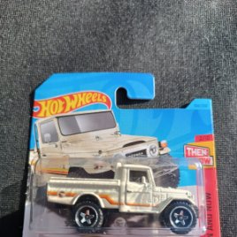 HOT WHEELS TREASURE HUNT TOYOTA LAND CRUISER (2). COCHE COLECCION 1/64 THEN AND NOW 2023.