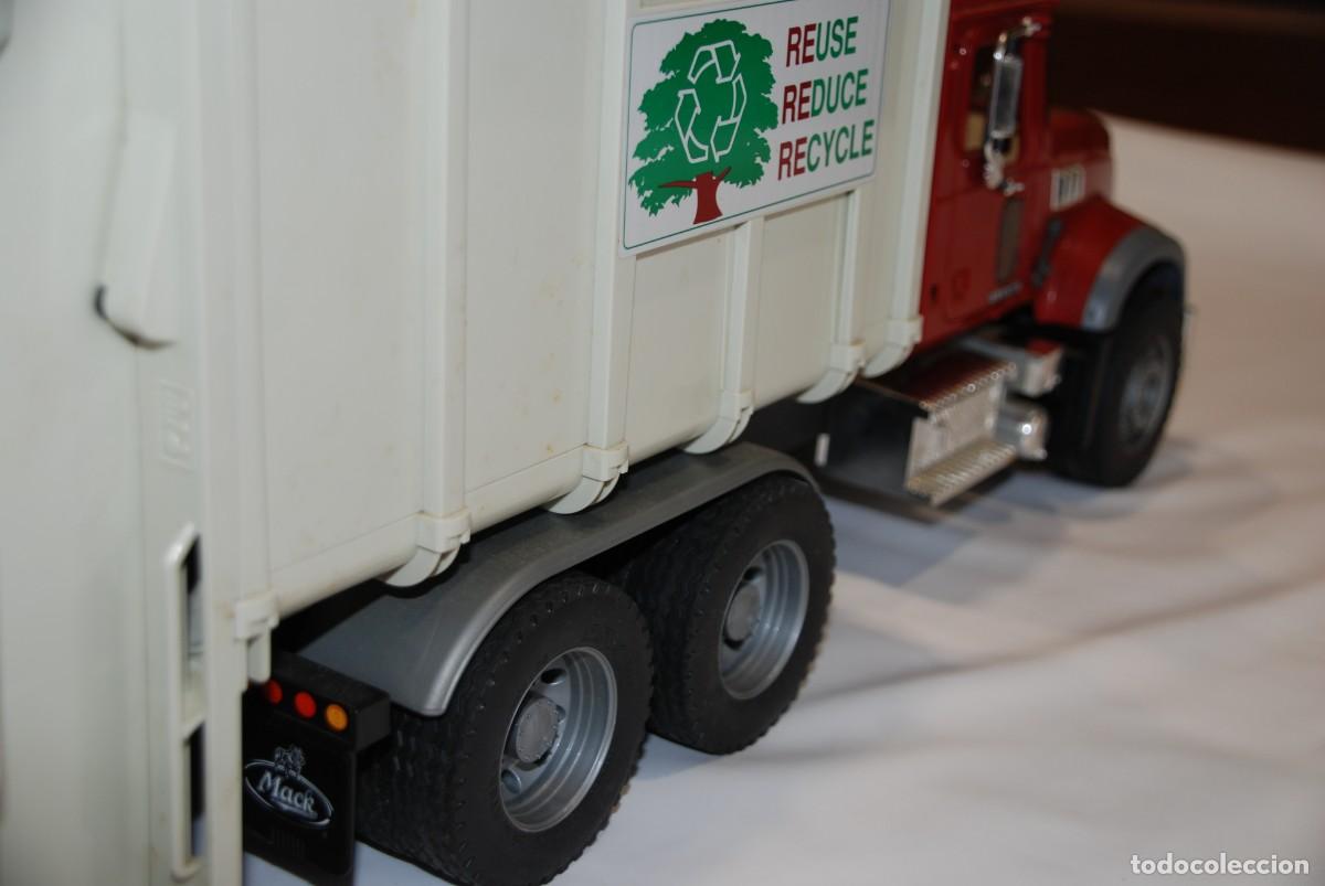 Coches a escala: camion Bruder de basura. - Foto 7