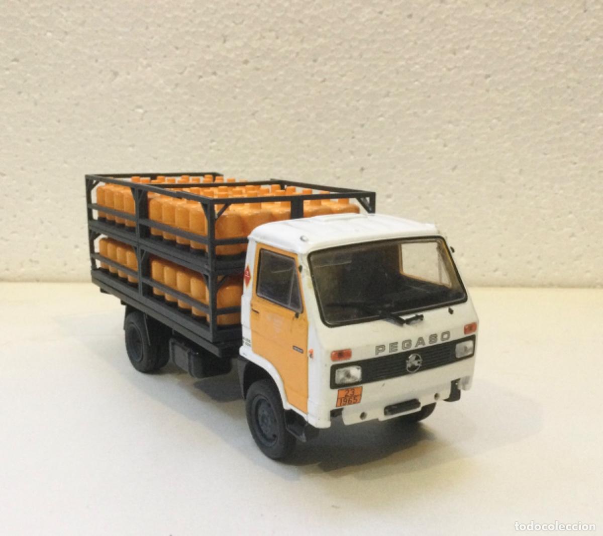 Coches a escala: Cami&oacute;n Pegaso Ekus de reparto de butano. E: 1/43
