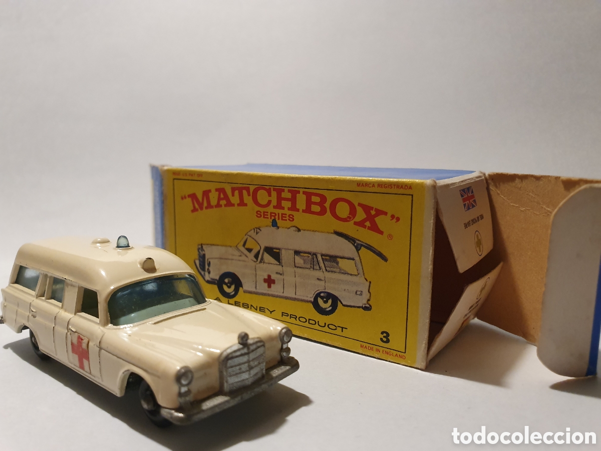 Matchbox mercedes cheap benz binz ambulance