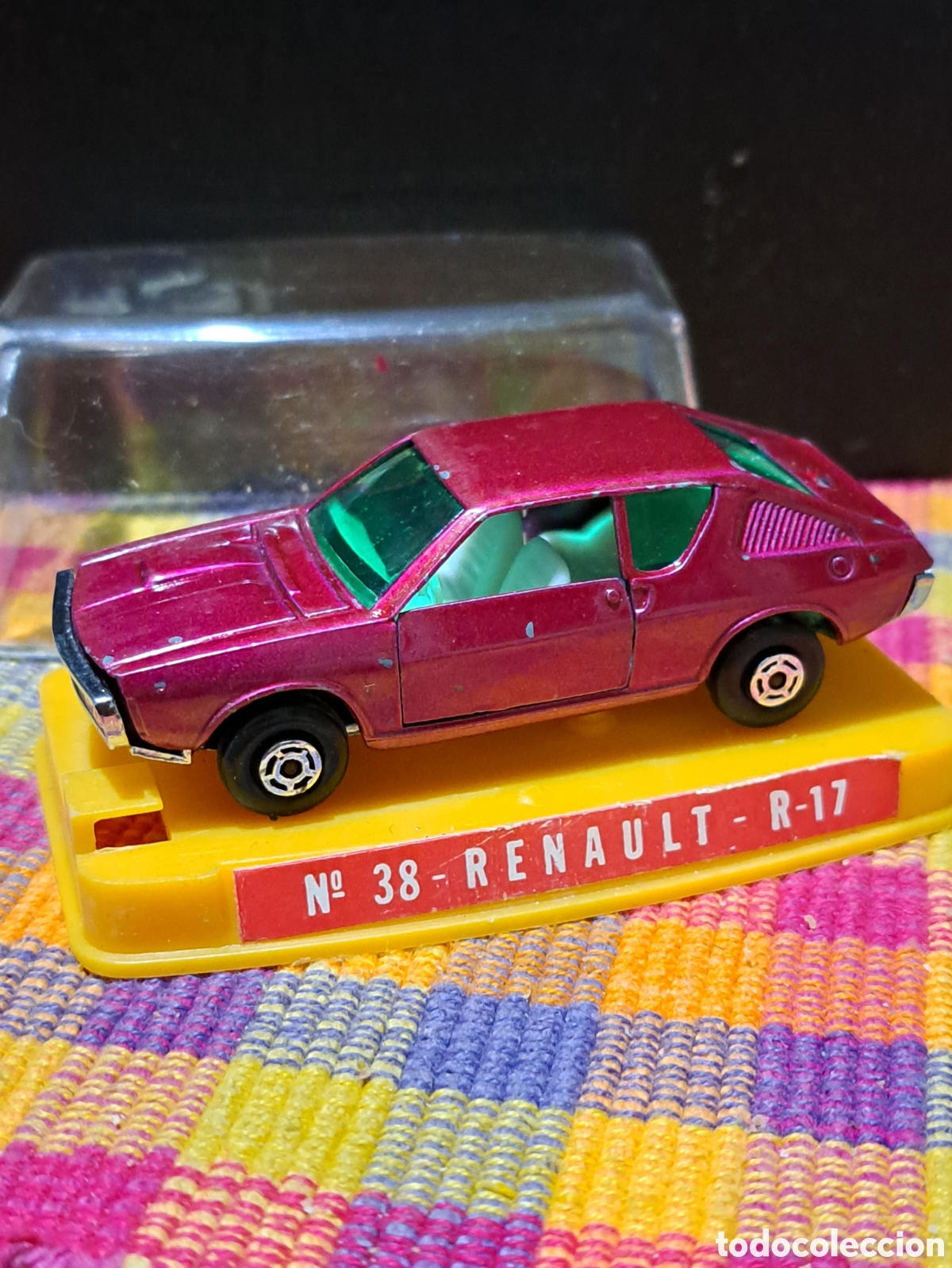 Coches a escala: GUISVAL- RENAULT R-17, N&deg;38. EN CAJA Y PERFECTO ESTADO!!!.