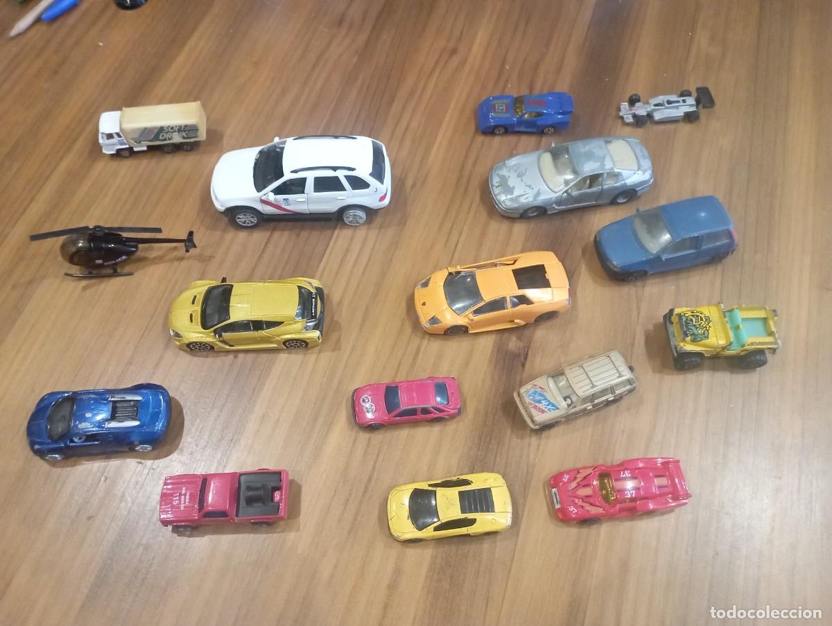 Coches a escala: Lote varios coches, camiones, se&ntilde;ales etc desguace piezas