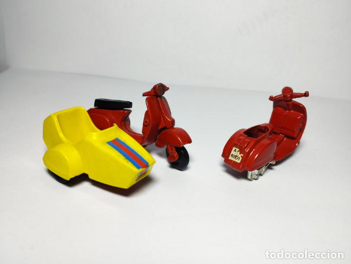 Coches a escala: LOTE DE 2 MOTO VESPA UNA CON SIDECAR DE GUISVAL CAMPEON