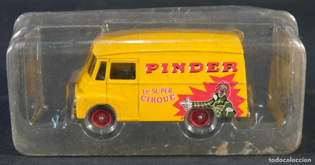 Carros em escala: Furgoneta Morris en metal- Corgi