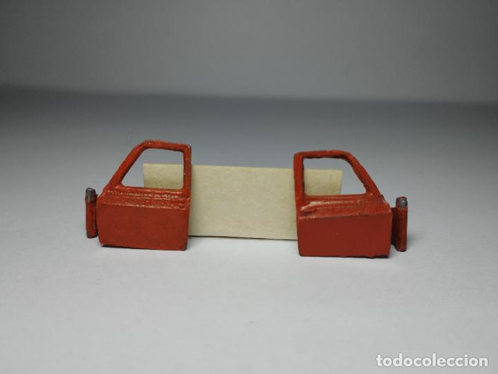 Coches a escala: LOTE DE 2 PUERTAS COMPLETAS RENAULT 6 DE LOS PRIMEROS GUISVAL CAMPEON 1,64