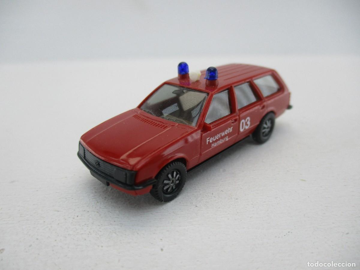 Coches a escala: COCHE ESCALA 1:87 REF B9 - Foto 1