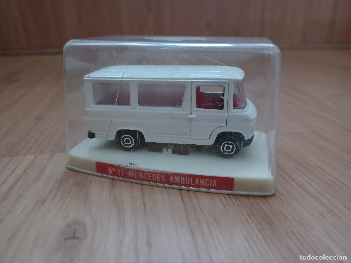 Coches a escala: COCHE GUISVAL MERCEDES AMBULANCIA N&ordm;.37 1/66 USADO Miniaturas en Metal CON CAJA COLECCI&Oacute;N 1980